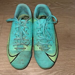 NIKE MERCURIAL Soccer Cleats Size 4.5 Youth Kids